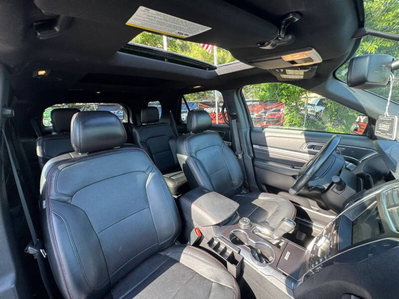 2017 Ford Explorer Sport