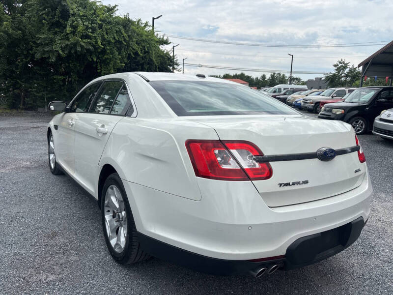 2011 Ford Taurus SEL