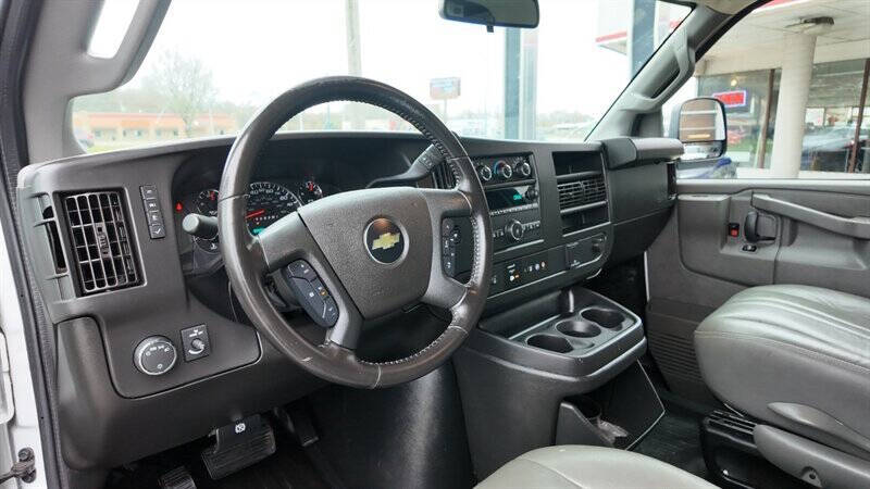 2022 Chevrolet Express 2500