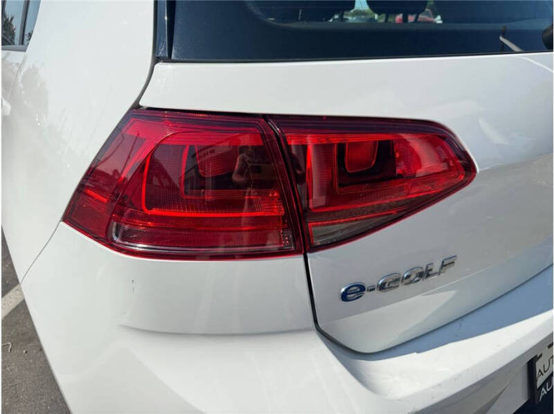 2016 Volkswagen e-Golf SE