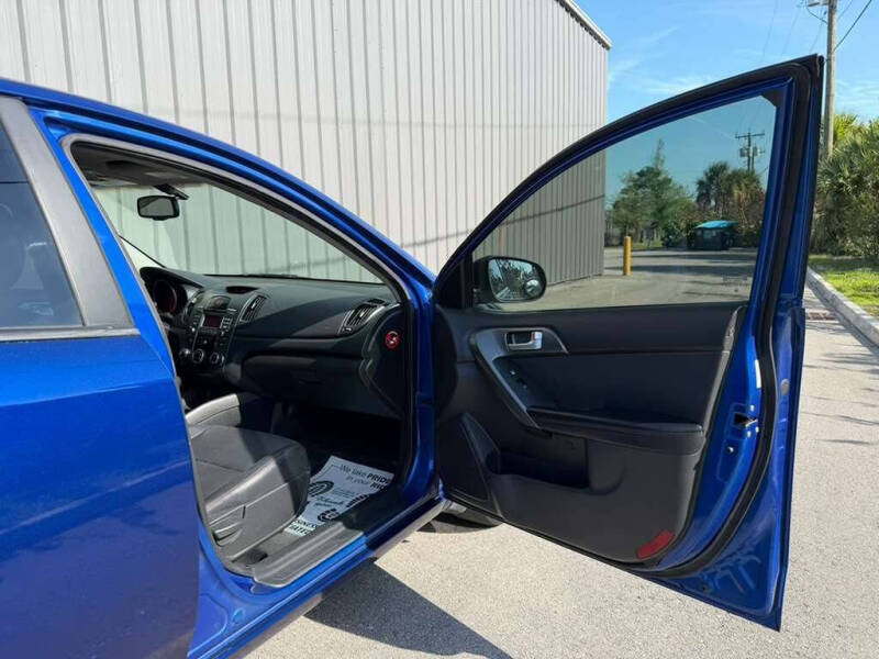 2011 Kia Forte5 SX