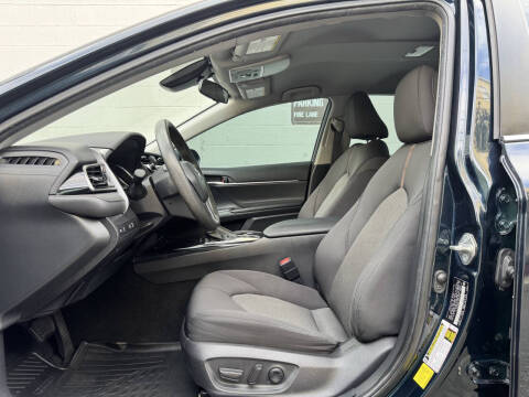 2020 Toyota Camry Hybrid LE