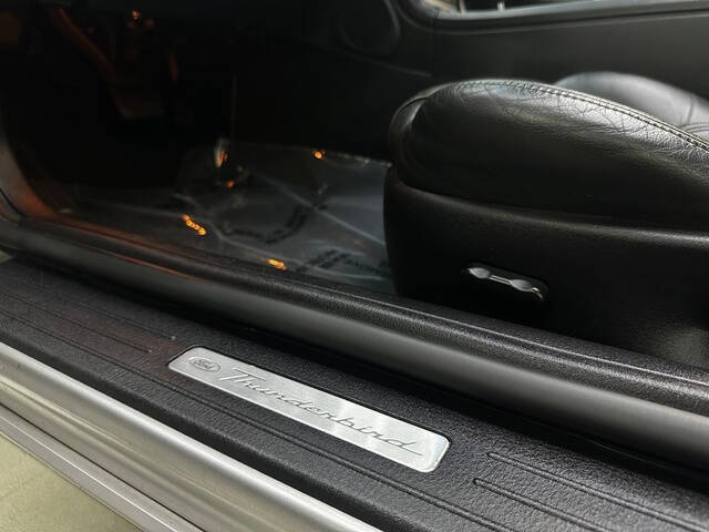 2004 Ford Thunderbird Deluxe
