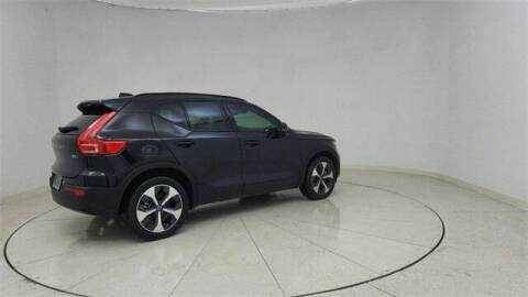 2024 Volvo XC40 B5 Plus Dark Theme