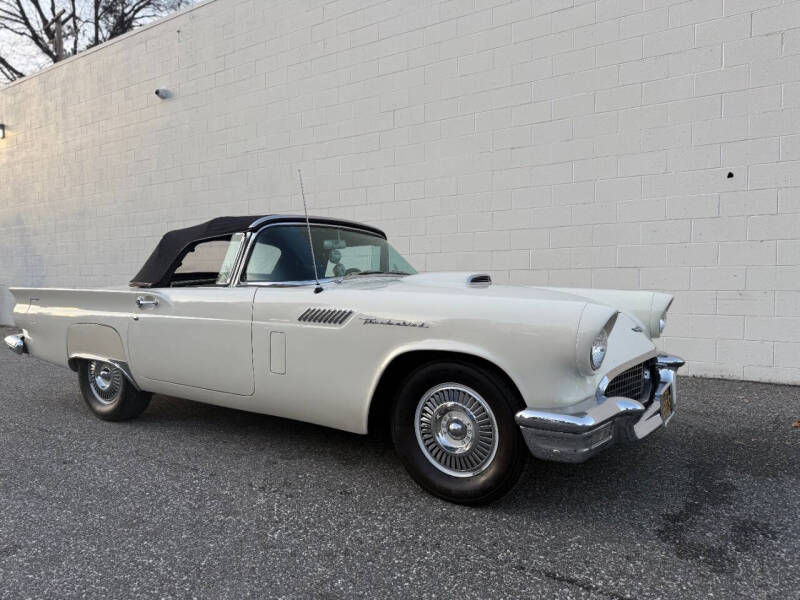 1957 Ford Thunderbird