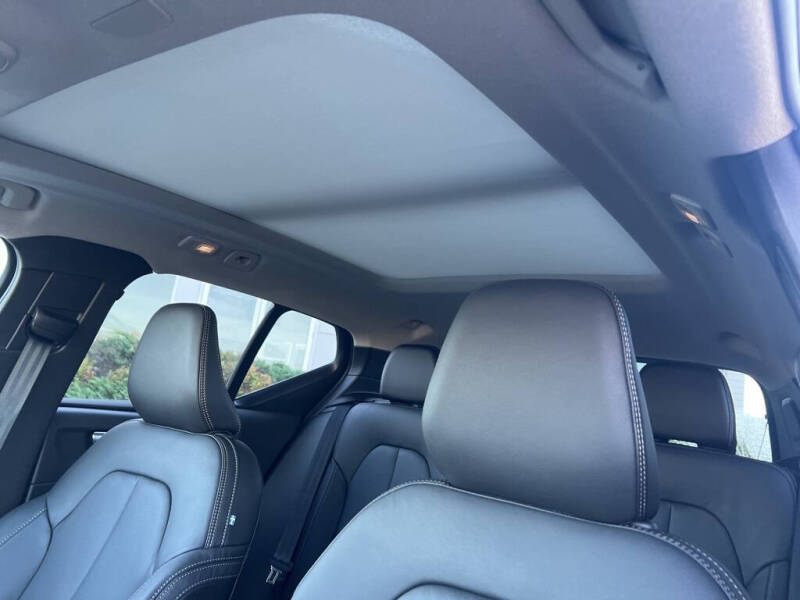 2026 Volvo XC40 B5 Plus