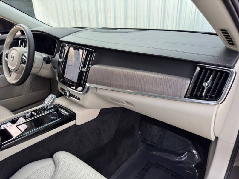 2024 Volvo S90 Recharge T8 Ultimate