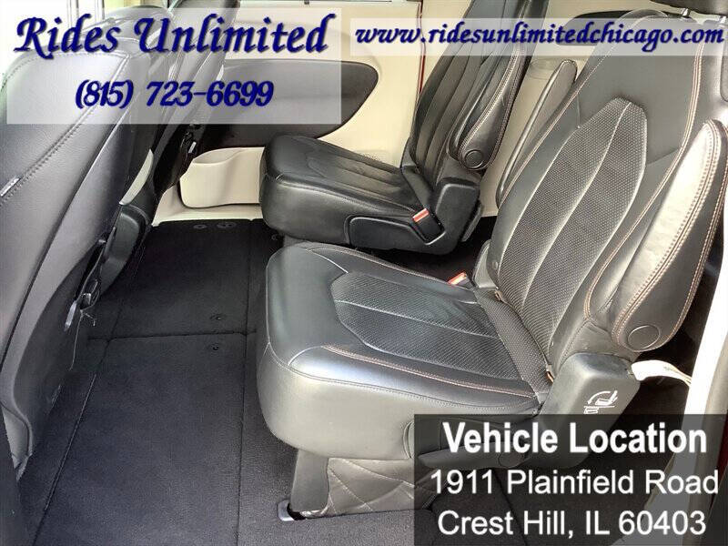2017 Chrysler Pacifica Touring-L Plus