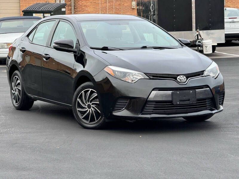 2016 Toyota Corolla LE photo 3