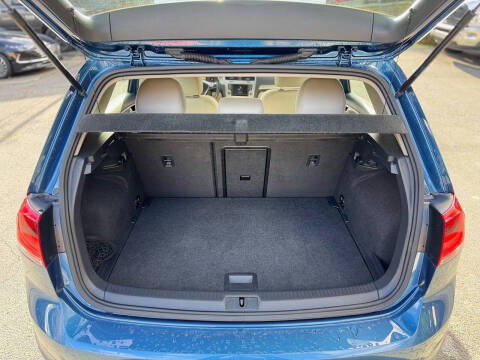 2017 Volkswagen Golf TSI Wolfsburg Edition