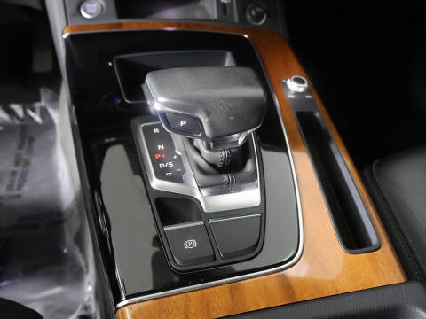 2023 Audi Q5 quattro Premium 40 TFSI