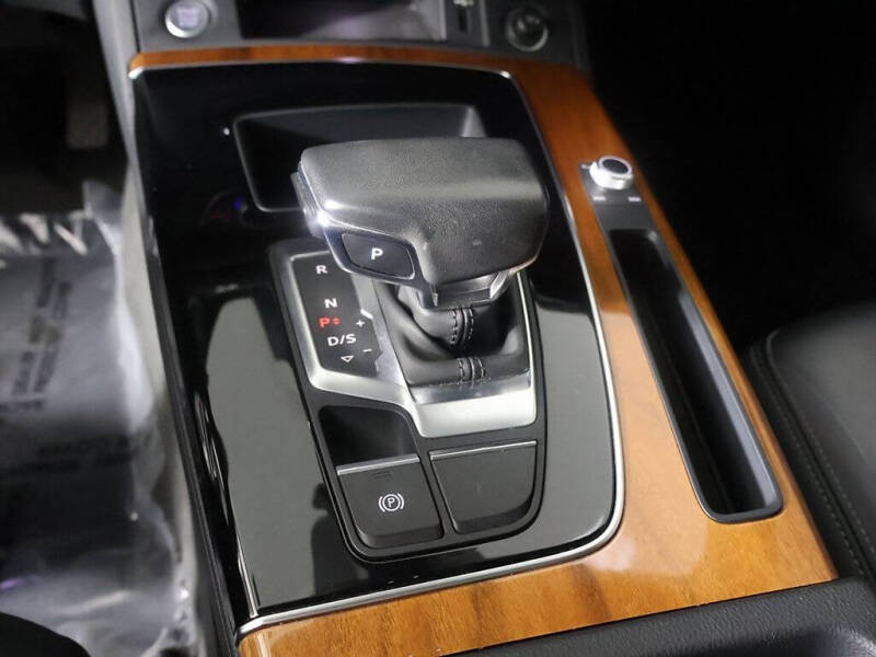 2023 Audi Q5 quattro Premium 40 TFSI