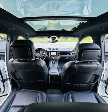 2017 Porsche Macan S