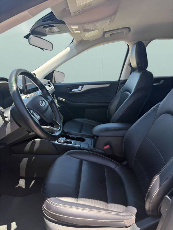 2022 Ford Escape SEL