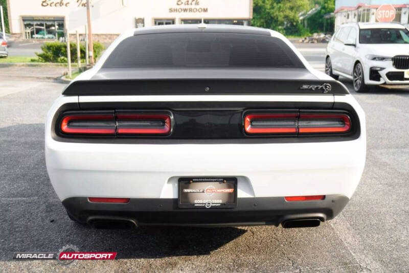 2015 Dodge Challenger SRT Hellcat