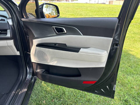 2022 Kia Carnival LX