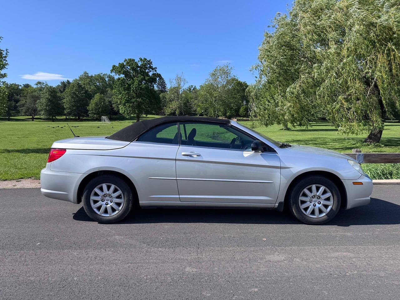 2009 Chrysler Sebring 21