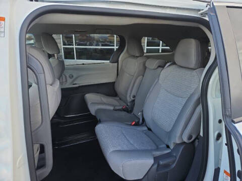 2021 Toyota Sienna LE 8-Passenger
