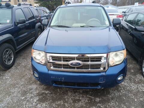 2008 Ford Escape for sale at Diaz Used Autos in Danville IL