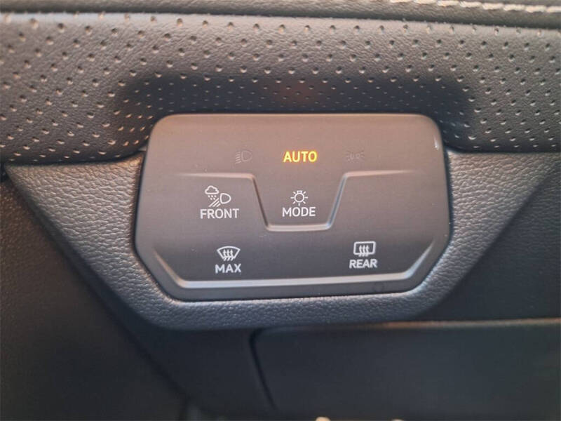 2026 Volkswagen Atlas Cross Sport SEL R-Line Black 4Motion