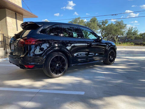 2013 Porsche Cayenne GTS