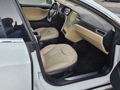 2015 Tesla Model S 85