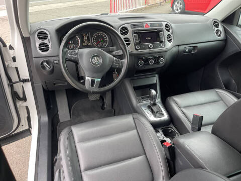 2011 Volkswagen Tiguan SEL