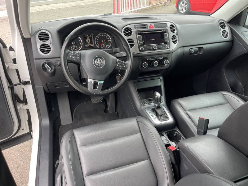 2011 Volkswagen Tiguan SEL