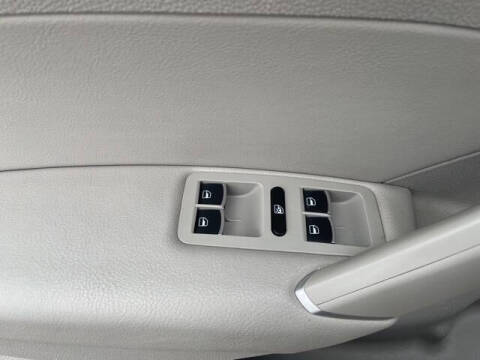 2017 Volkswagen Passat 1.8T SE