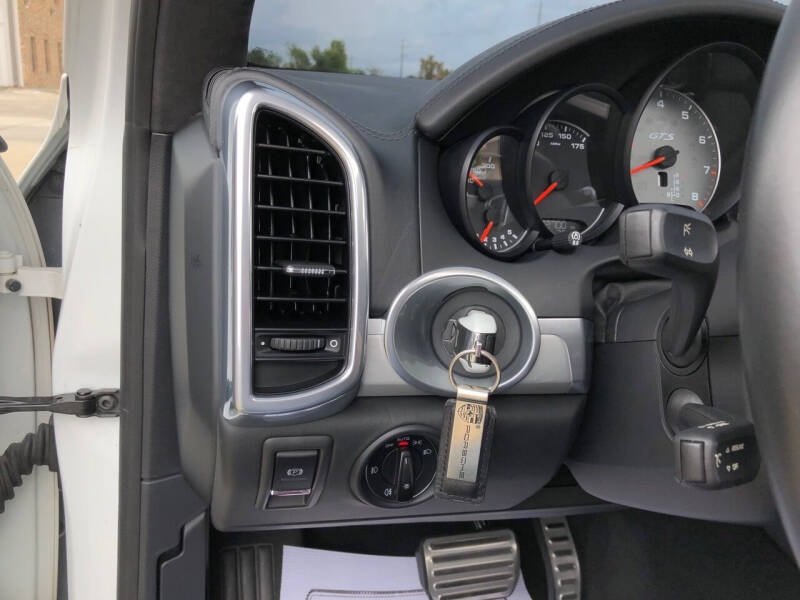 2013 Porsche Cayenne GTS