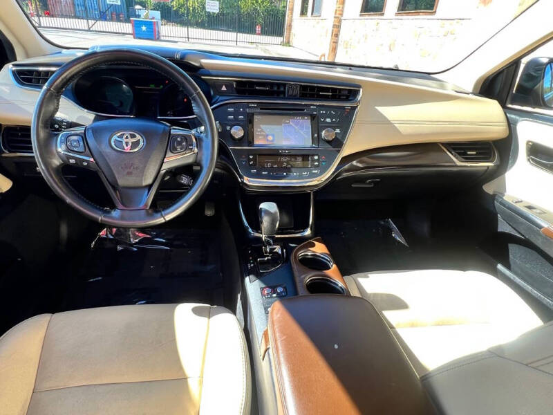 2016 Toyota Avalon XLE Premium photo 17