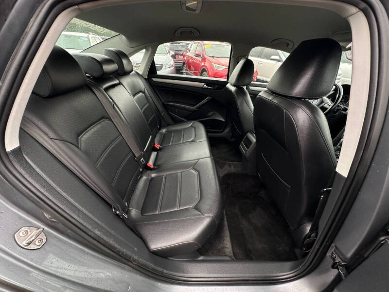 2015 Volkswagen Passat 1.8T Limited Edition