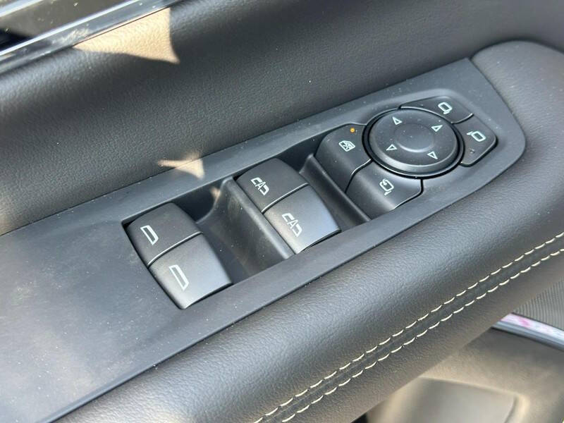 2025 GMC Yukon XL Elevation