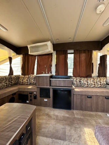 2015 Palomino BASECAMP 10DD