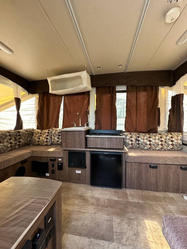 2015 Palomino BASECAMP 10DD