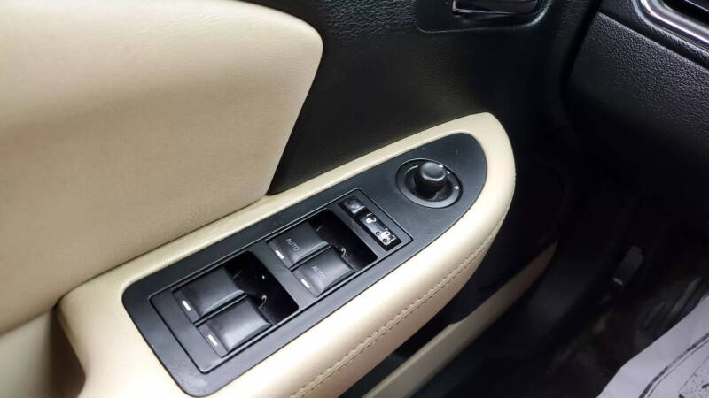 2011 Chrysler 200 Limited