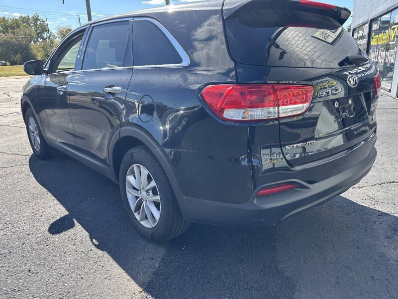 2017 Kia Sorento LX