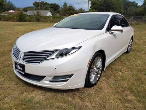 2015 Lincoln MKZ for sale at LA PULGA DE AUTOS in Dallas TX