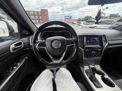 2019 Jeep Grand Cherokee Laredo E