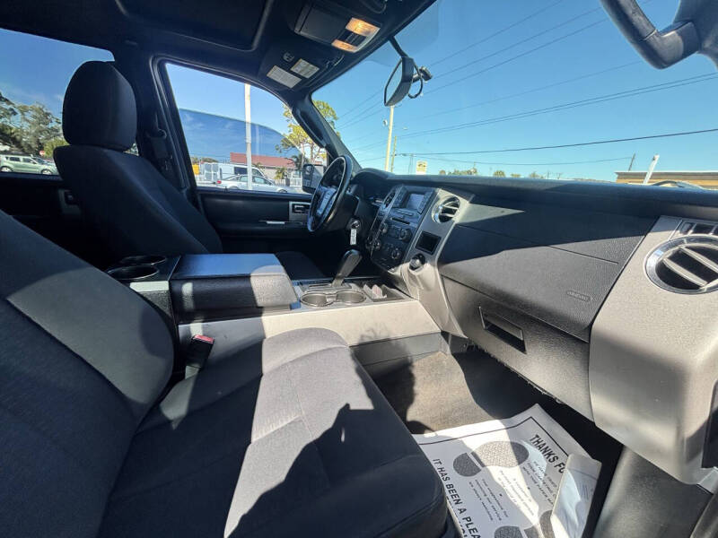 2017 Ford Expedition EL XLT