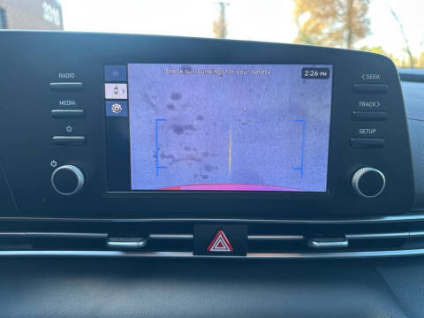 2024 Hyundai Elantra SE