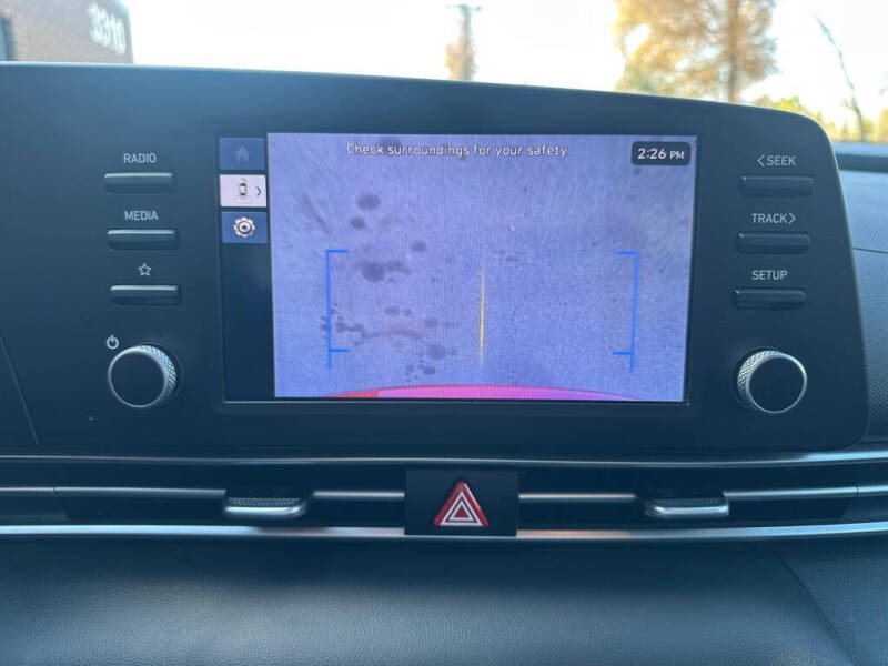 2024 Hyundai Elantra SE