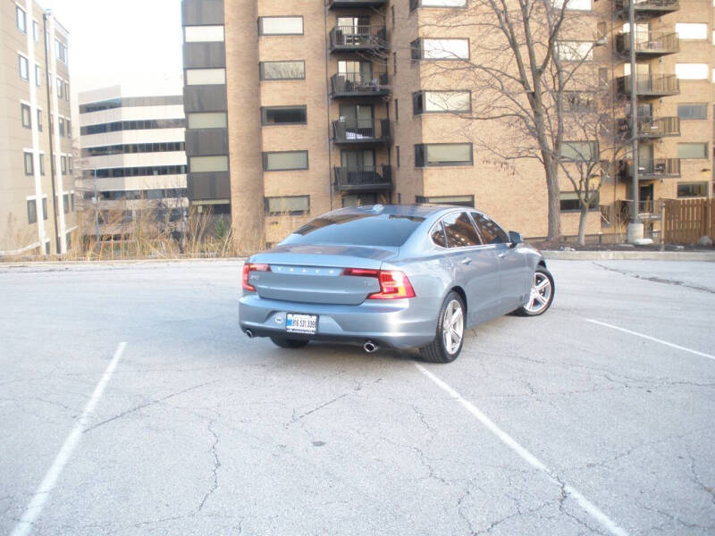 2018 Volvo S90 T5 Momentum