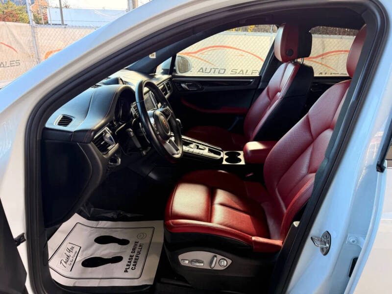 2017 Porsche Macan S