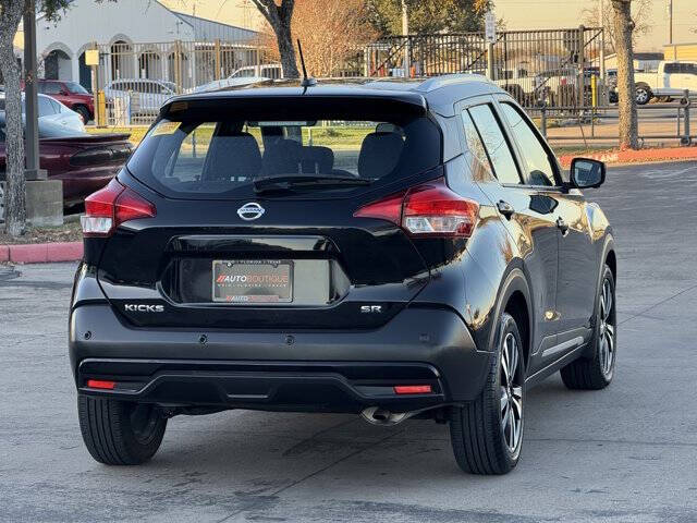 2020 Nissan Kicks SR