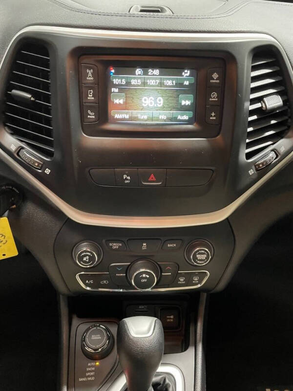 2017 Jeep Cherokee Sport