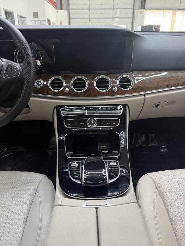 2017 Mercedes-Benz E-Class E 300 4MATIC