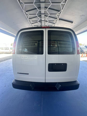 2021 Chevrolet Express 2500