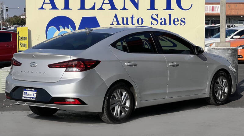 2020 Hyundai Elantra SEL photo 6