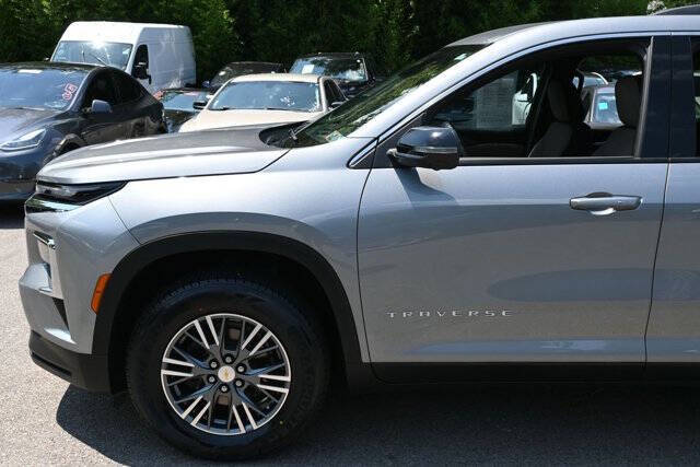 2024 Chevrolet Traverse LT